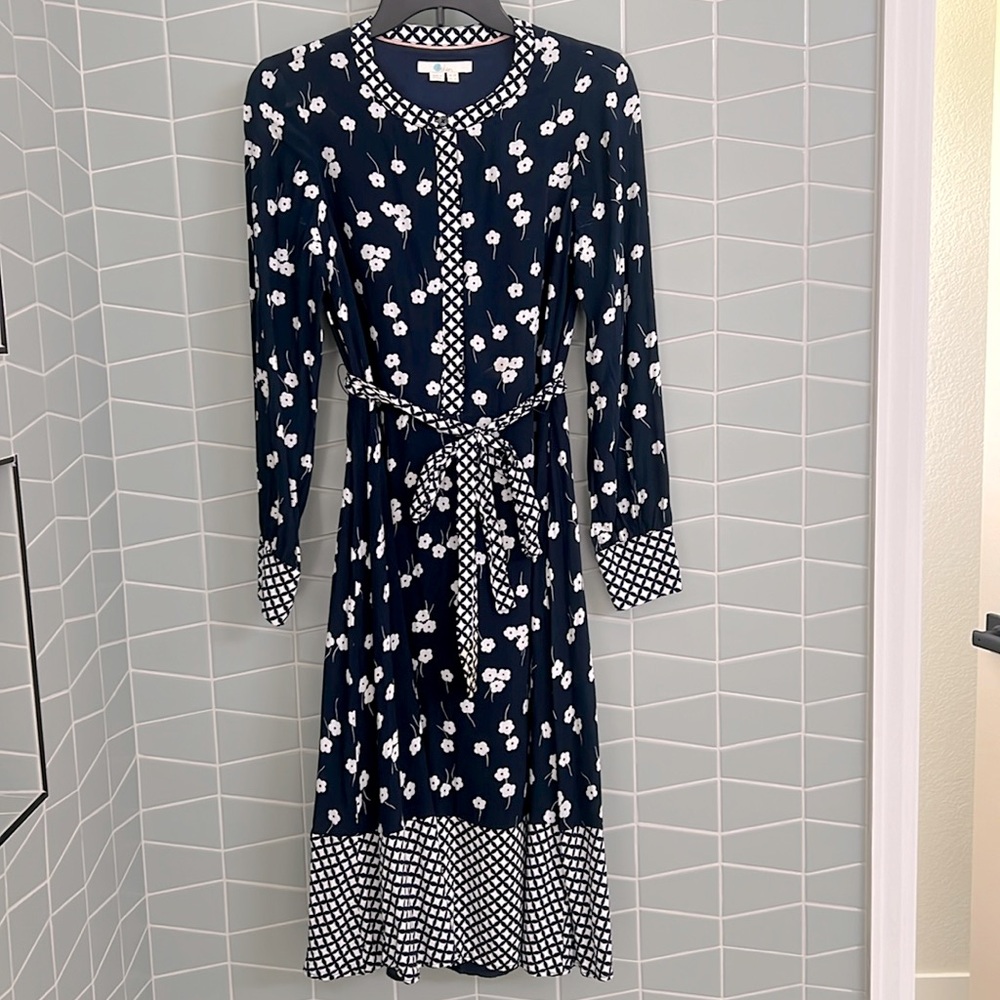 Boden Size 6 Navy Blue and White Floral Dress